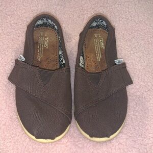 Toms brown slip -on size T8